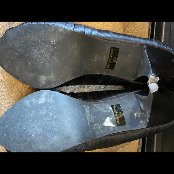 Heels - Picture 2 of 2